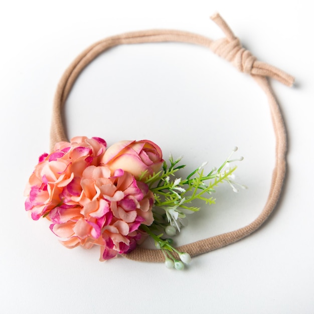 Ručne vyšívaný kvetinový kruh